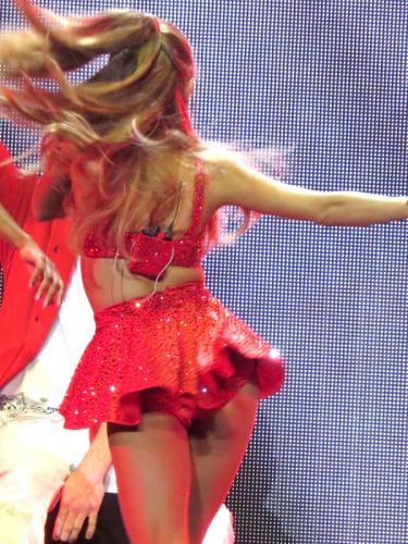 Ariana grande red hot performance at the 2014 kiis fm jingle ball in la 01 675x900